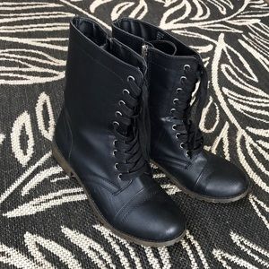 Rampage “jaylee” black boots 8.5 w/zipper & laces